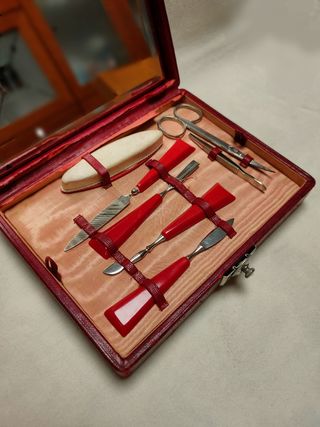 Estuche de manicura / joyero antiguo 