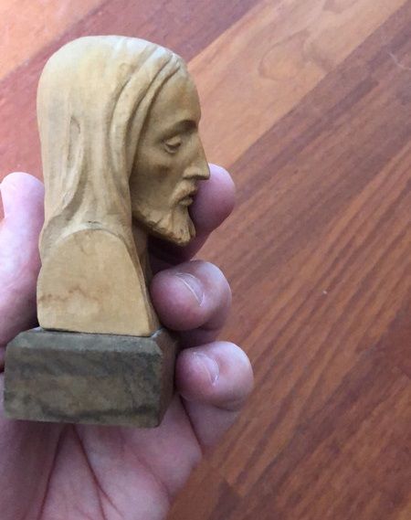 Statuetta Gesù in legno da comodino