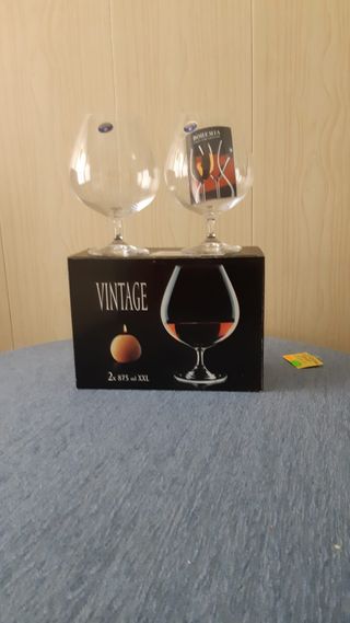 4 copas vintage de Bohemia a estrenar