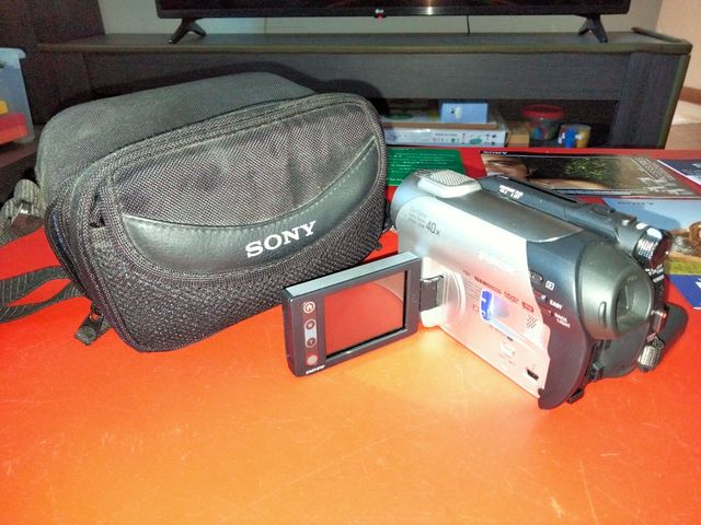 CÁMARA DE VIDEO SONY HANDCAM.