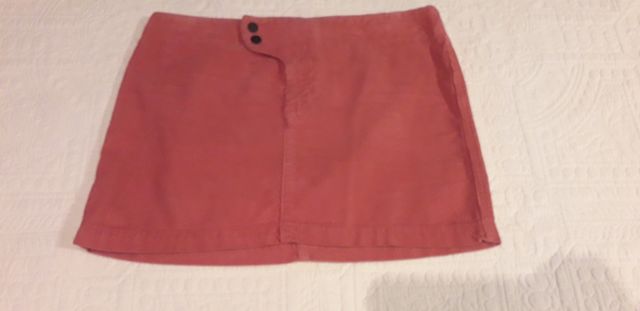 2 Minifaldas. Talla 40, 42. Varias Marcas