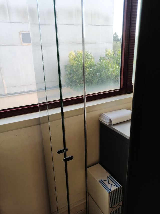 Armadio Nero con Ante in Vetro, Midcentury, Modern