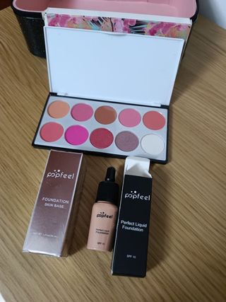 MALETÍN DE MAQUILLAJE. CON ETIQUETA