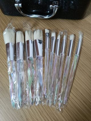 MALETÍN DE MAQUILLAJE. CON ETIQUETA