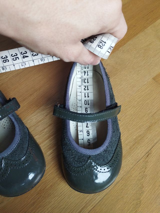 Merceditas talla 22 gris y charol