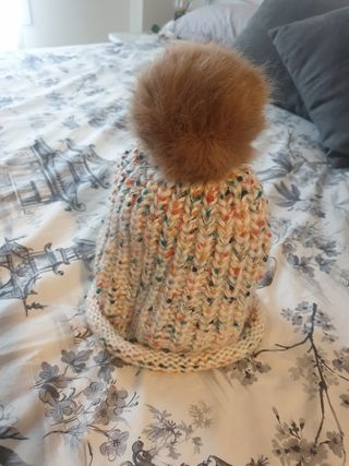 Gorro de invierno con pompón