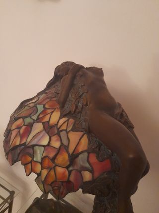 LÁMPARA DE BRONCE EMPLOMADA