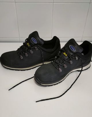Calzado seguridad S3, alta protección.