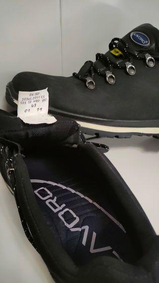 Calzado seguridad S3, alta protección.