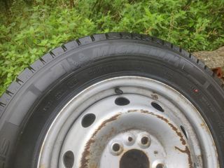 1 ruedas 215 70 R15 C 
215/70/R15C Michelin Agilis