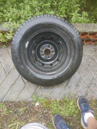 1 ruedas 215 70 R15 C 
215/70/R15C Michelin Agilis