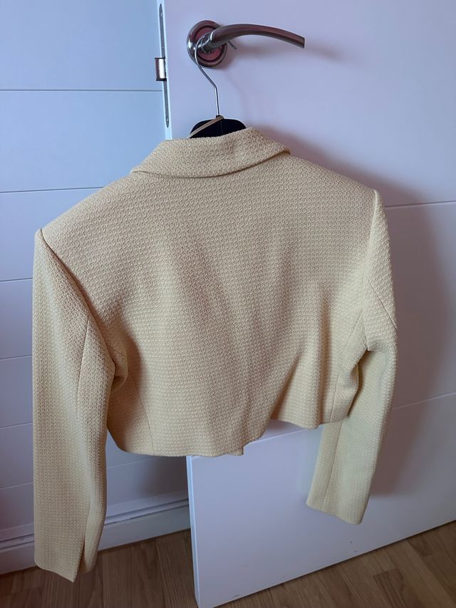Blazer amarilla zara cortita