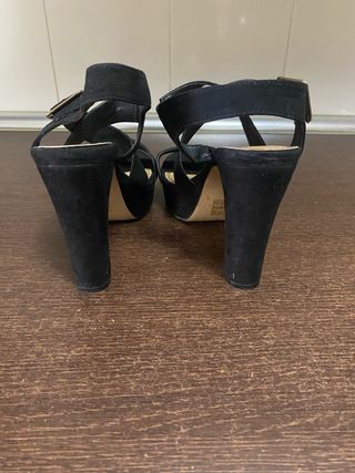 Sandalias tiras negras tacón. 39 Marypaz