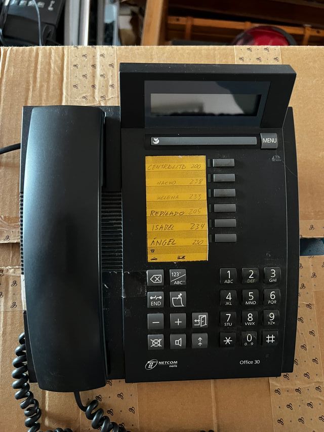 Netcom Neris 64 PBX e telefones