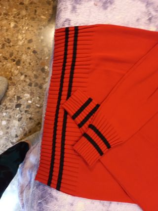 Jersey con lentejuelas.