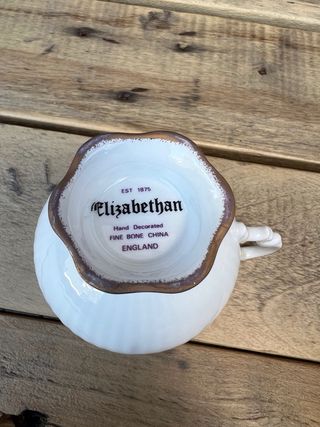 DOS TAZAS DE PORCELANA INGLESA