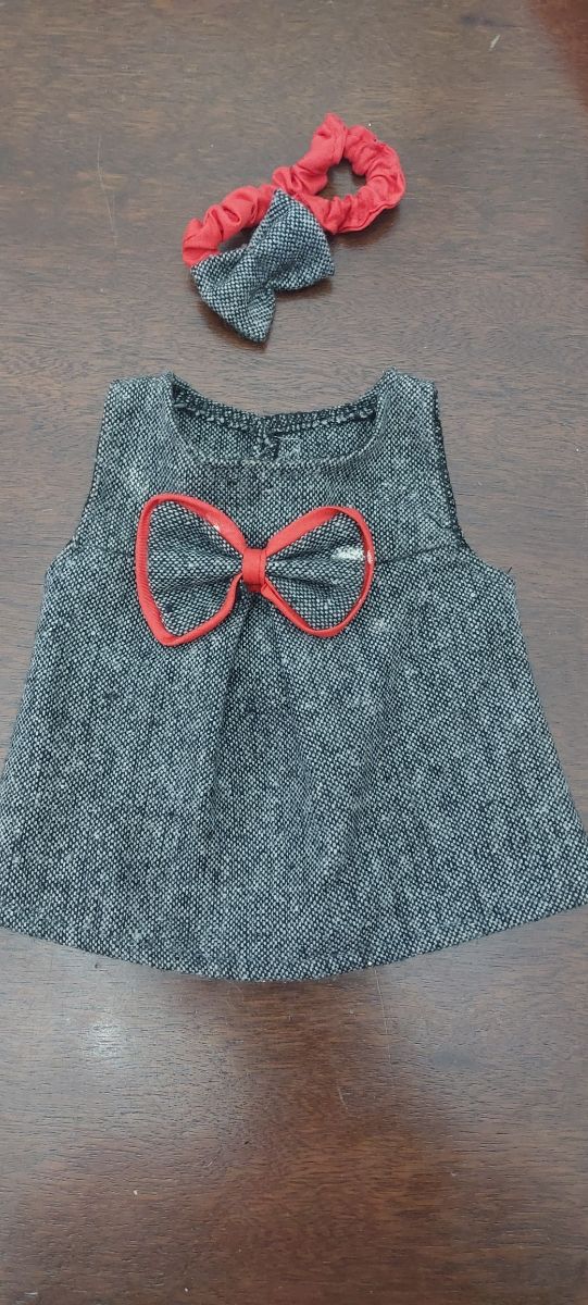 Ropa para bebés de juguete