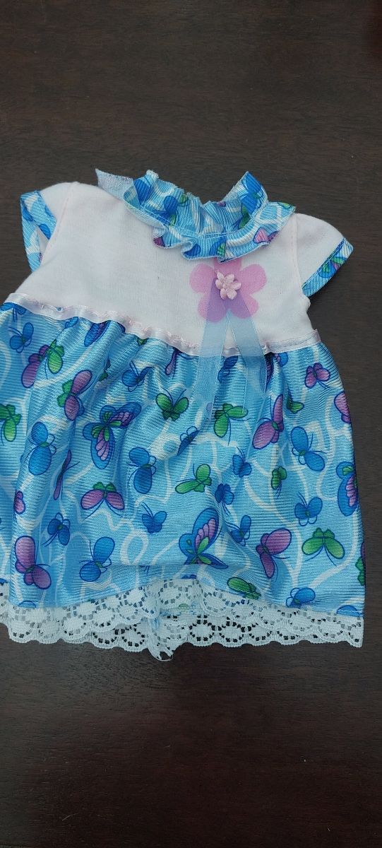 Ropa para bebés de juguete