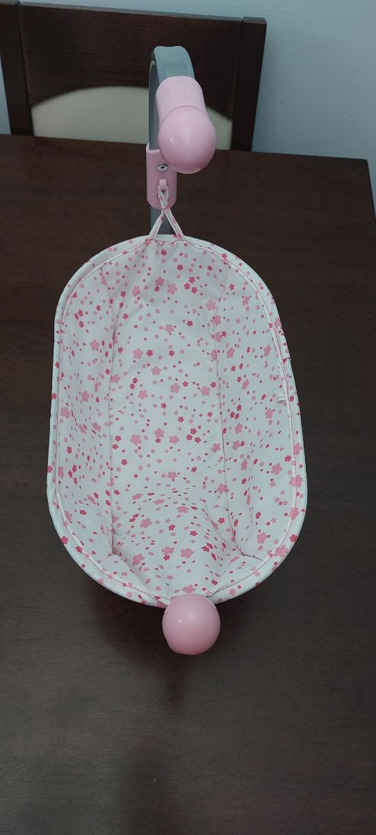 Cuna movible con música