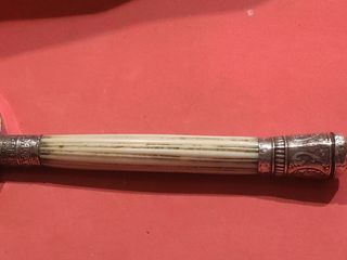 Gran Lupa S.XIX en plata y hueso