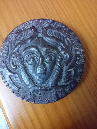 Medallón conmemorativo