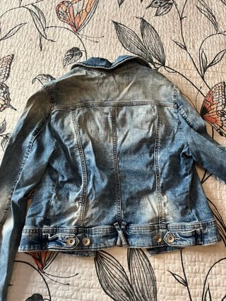 Cazadora vaquera Stradivarius talla S