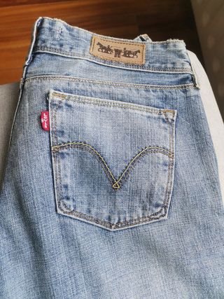 Levi's 570 straight fit
