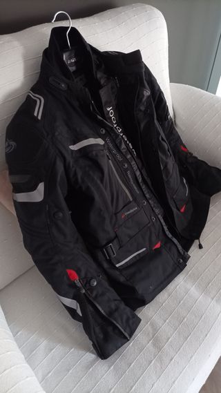 Chaqueta moto Rainers.