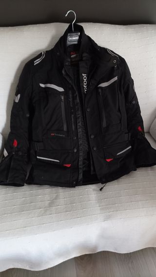 Chaqueta moto Rainers.