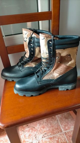 Botas desérticas.
