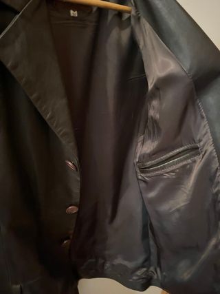 Tres cuartos de cuero