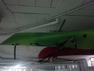 kayak de travesía insumergible