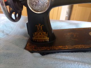 Preciosa máquina de coser vintage Singer