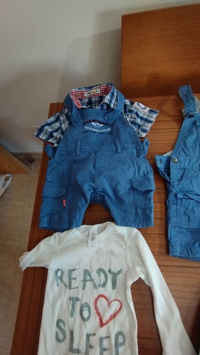 Ropa de bebe ( lote de 14 artículos)