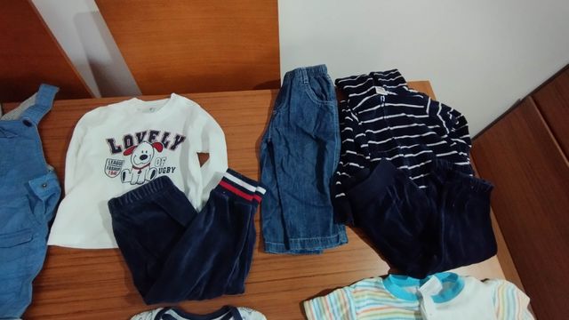 Ropa de bebe ( lote de 14 artículos)