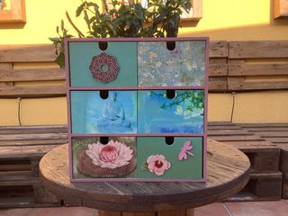 cajonera decorada a mano con decoupage Buddha