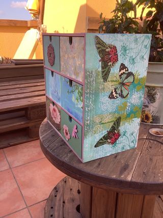 cajonera decorada a mano con decoupage Buddha