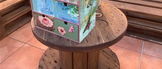cajonera decorada a mano con decoupage Buddha