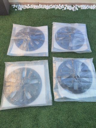 TAPACUBOS TESLA ORIGINAL