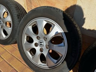 Llantas Enkei con Neumaticos Honda Accord R16