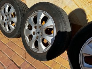 Llantas Enkei con Neumaticos Honda Accord R16