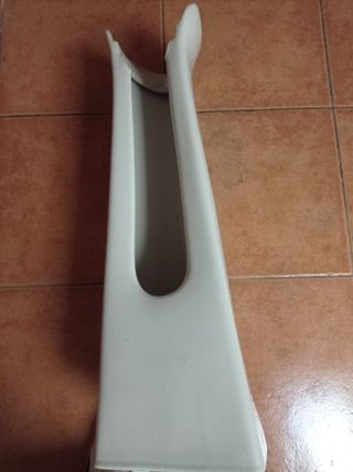 Lavabo Kerax con pedestal y grifo Roca