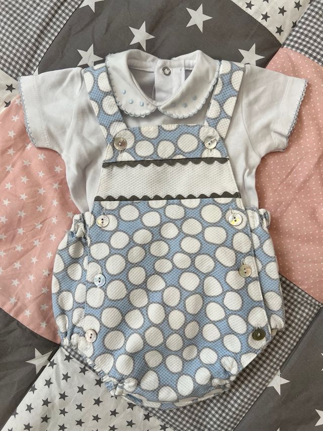 Conjunto peto y body 3 meses, de regalo calcetines