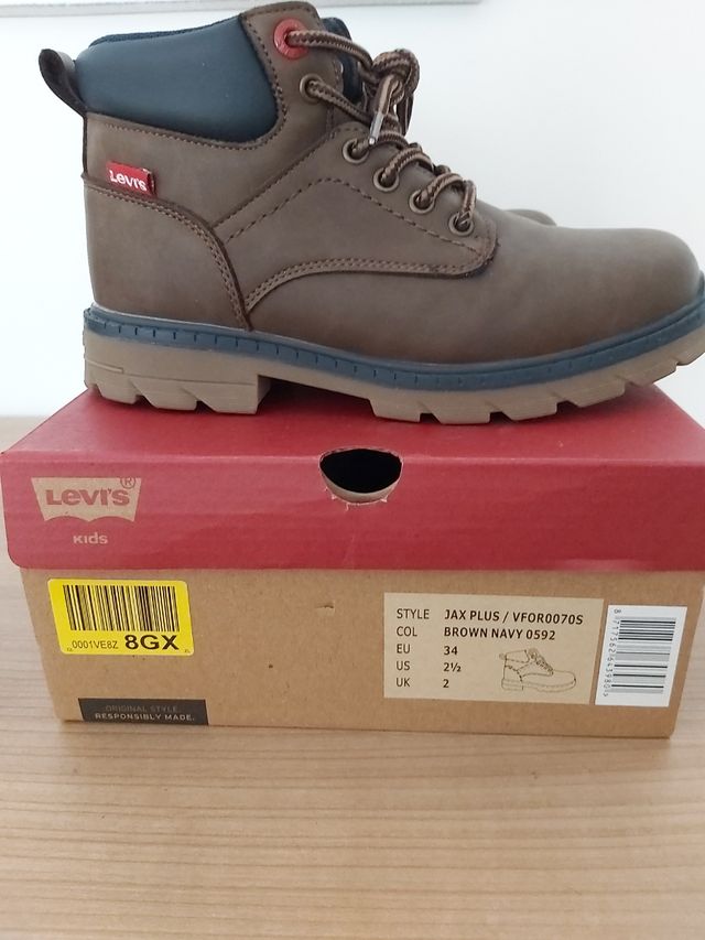 BOTAS LEVIS NIÑO