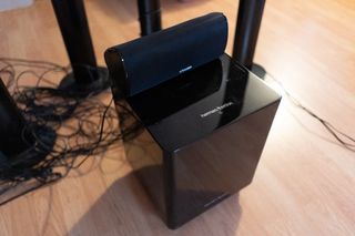 Altavoces Harman Kardon hkts16 5.1 y base (pies)