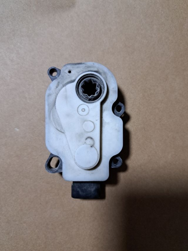 motor trampilla radiadores 6466R330