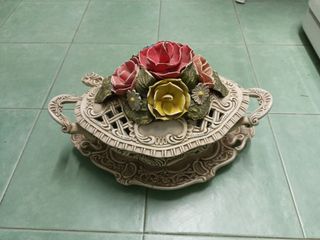 Sopera decorativa antigua