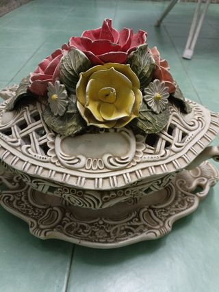 Sopera decorativa antigua