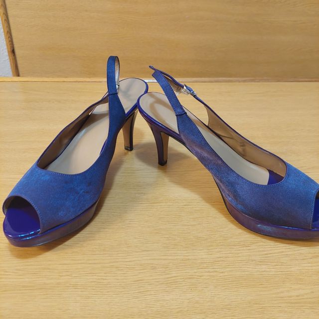 Sandalias moradas tacón alto