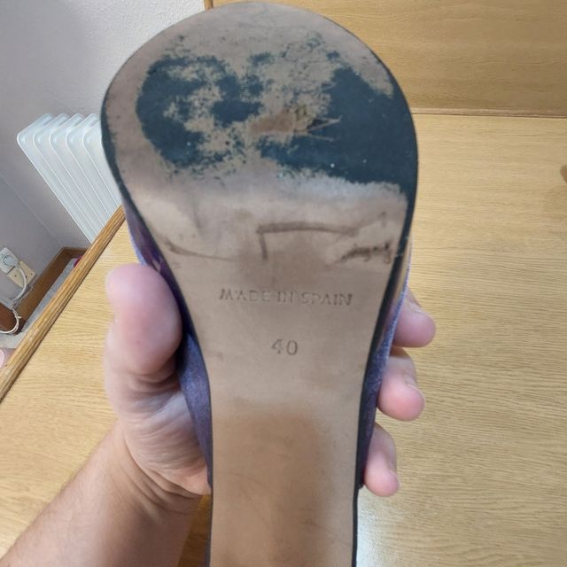 Sandalias moradas tacón alto